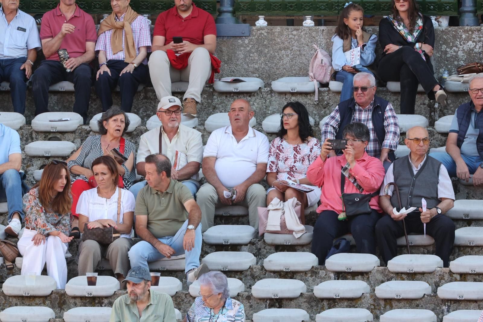 Tres orejas para Ismael Martín y traslado de Damián Castaño al hospital en la segunda de abono de Salamanca