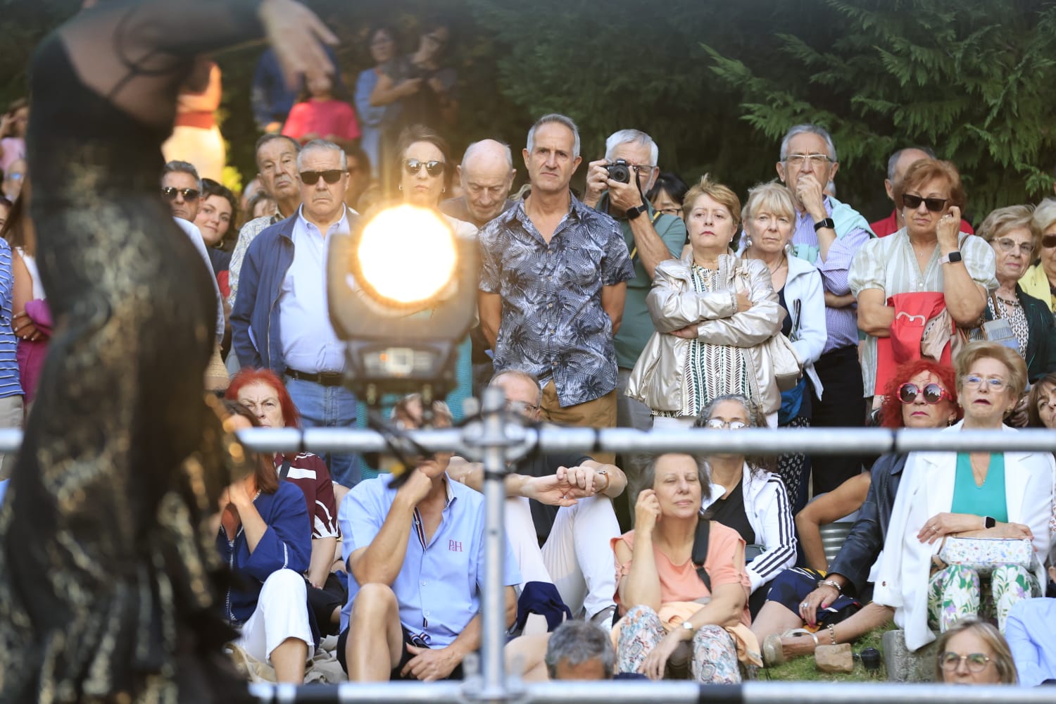 Los Jardines de Santo Domingo se llenan de arte con el espectáculo Extractos de Querencia