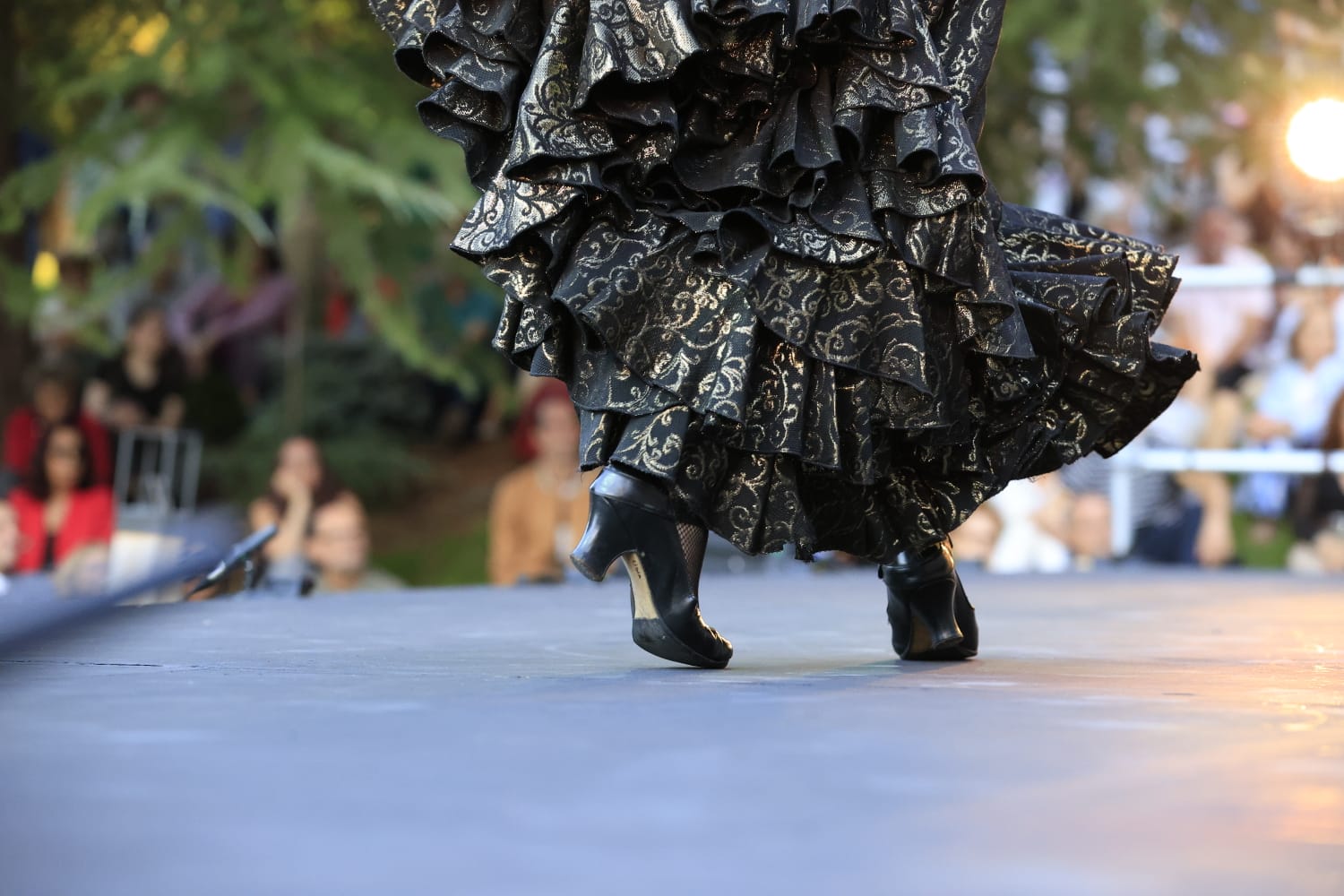 Los Jardines de Santo Domingo se llenan de arte con el espectáculo Extractos de Querencia