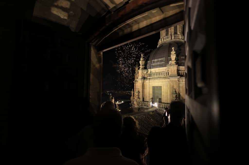 &#039;Salamanca siente la pólvora&#039; ilumina el cielo con sus fuegos artificiales