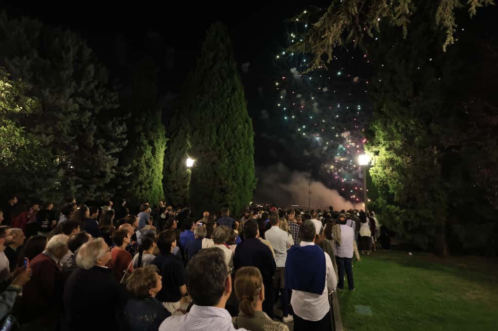 &#039;Salamanca siente la pólvora&#039; ilumina el cielo con sus fuegos artificiales
