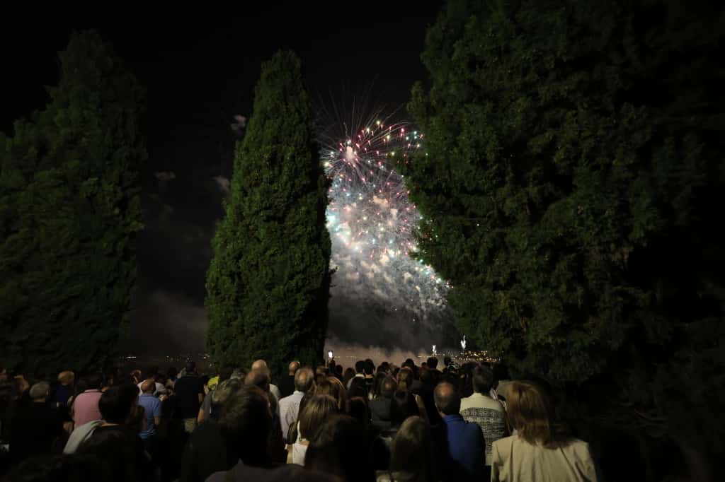 &#039;Salamanca siente la pólvora&#039; ilumina el cielo con sus fuegos artificiales