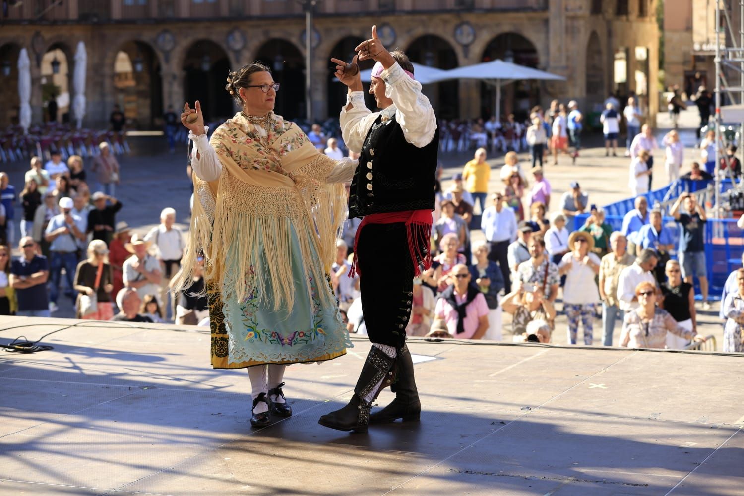 Los charros se reunen en torno a la tradición en el Día del Tamborilero en Salamanca