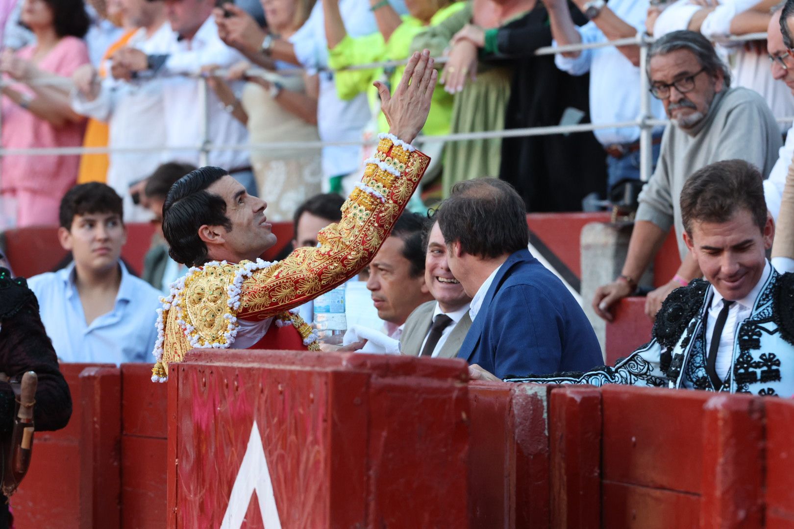 Puerta grande para Emilio de Justo con toro indultado en el cuarto de la tarde