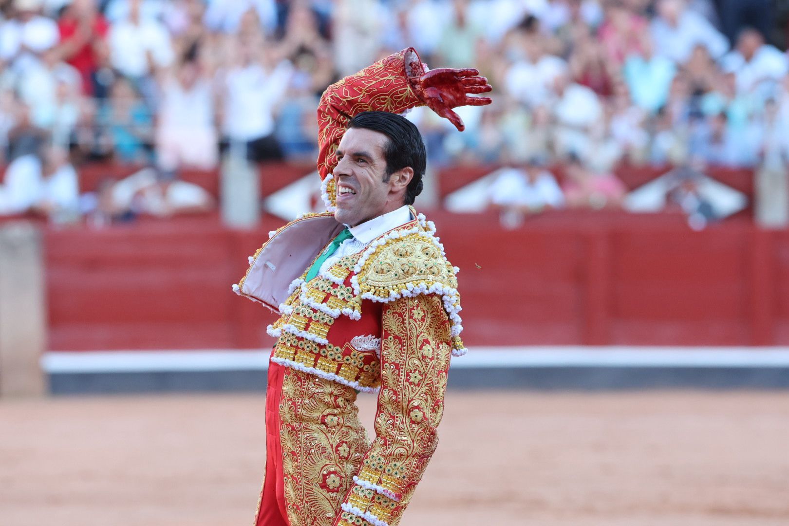 Puerta grande para Emilio de Justo con toro indultado en el cuarto de la tarde