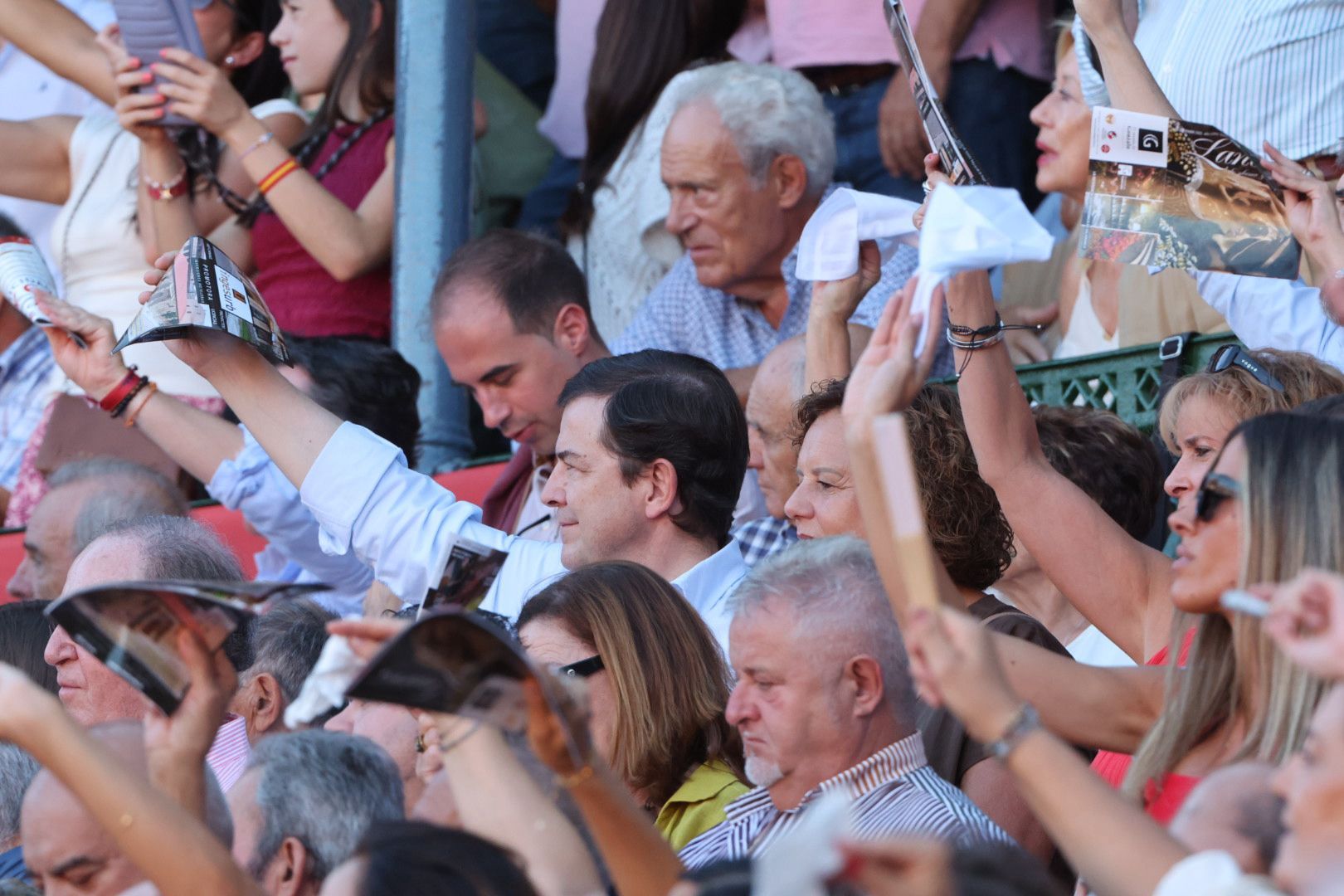 Puerta grande para Emilio de Justo con toro indultado en el cuarto de la tarde