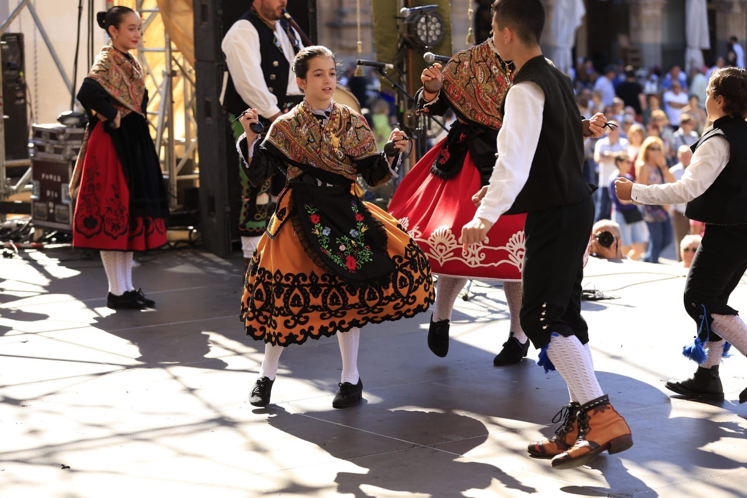 Los charros se reunen en torno a la tradición en el Día del Tamborilero en Salamanca