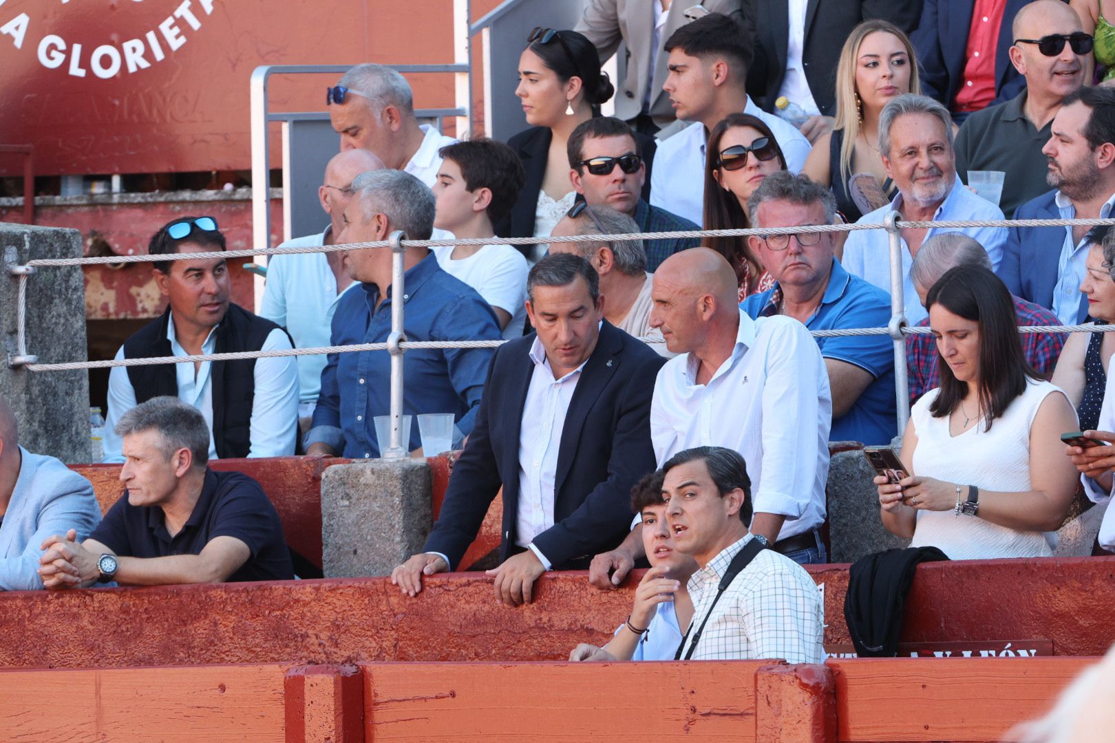 Puerta grande para Emilio de Justo con toro indultado en el cuarto de la tarde
