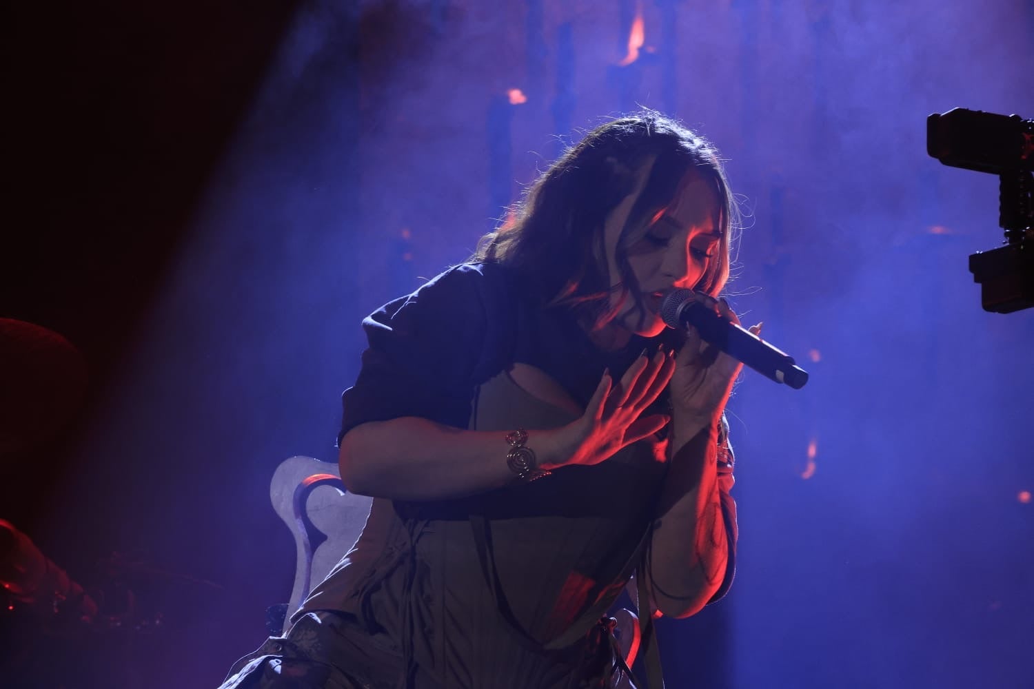 Lia Kali contagia sus ritmos urbanos a la Plaza Mayor de Salamanca