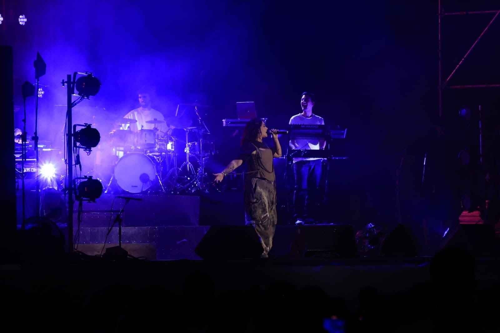 Lia Kali contagia sus ritmos urbanos a la Plaza Mayor de Salamanca