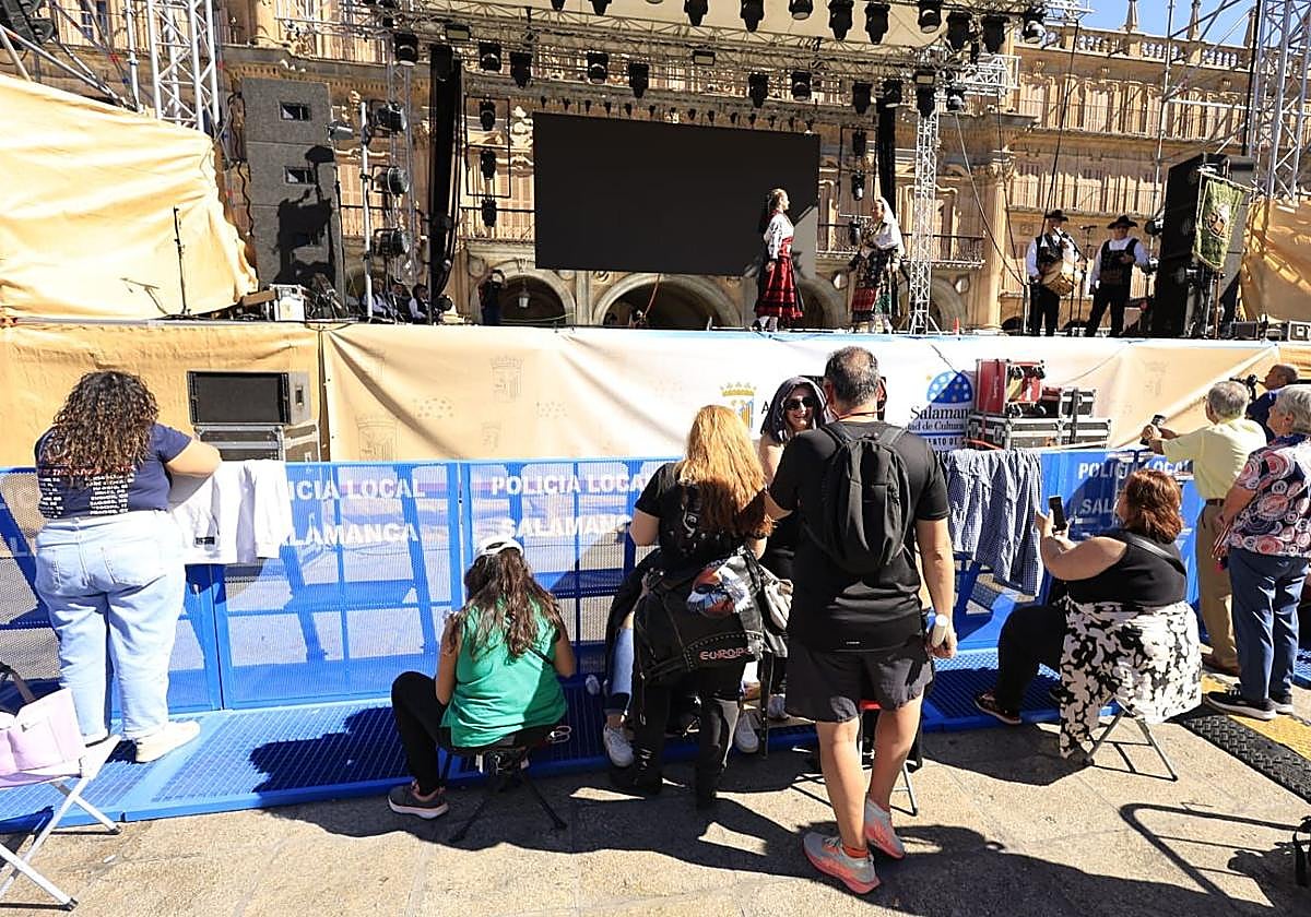 Fans de Europe esperando para el concierto que tendrá lugar a las 22:00 horas