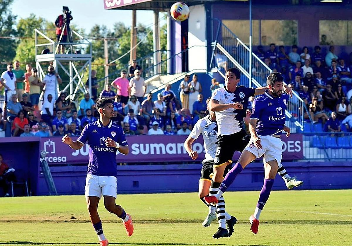 Una acción del encuentro entre el Guadalajara y Unionistas.