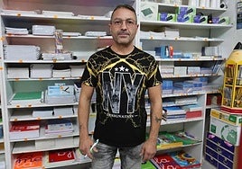 Javier Piñero, segunda generación de la papelería Pin-Fol.