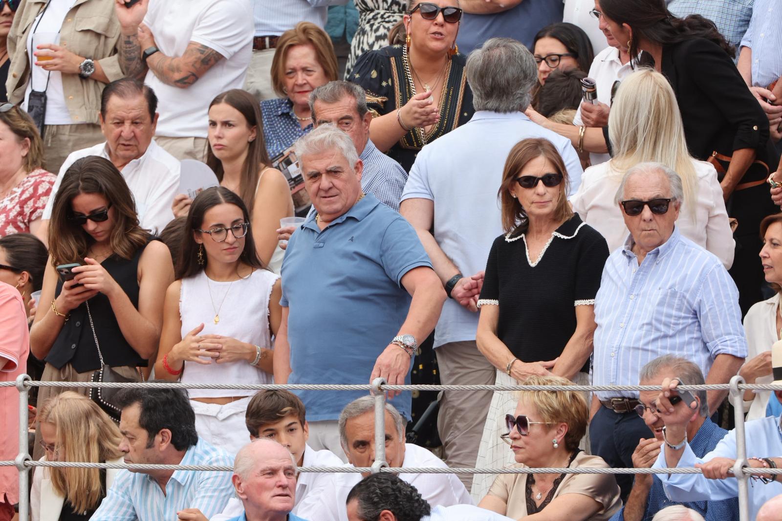 Lleno de caras conocidas en Salamanca para ver a Morante en tarde de &#039;no hay billetes&#039;