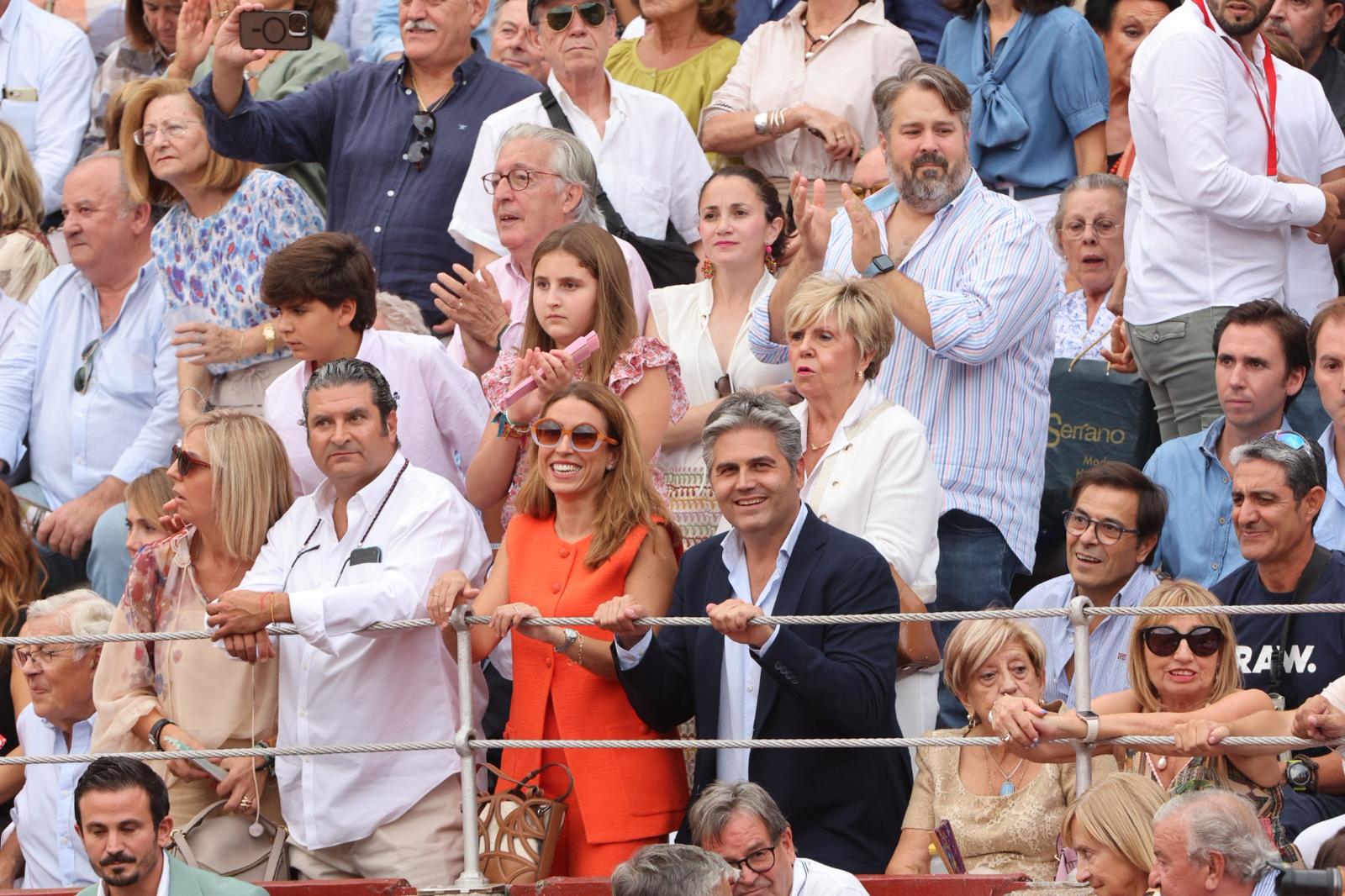Lleno de caras conocidas en Salamanca para ver a Morante en tarde de &#039;no hay billetes&#039;