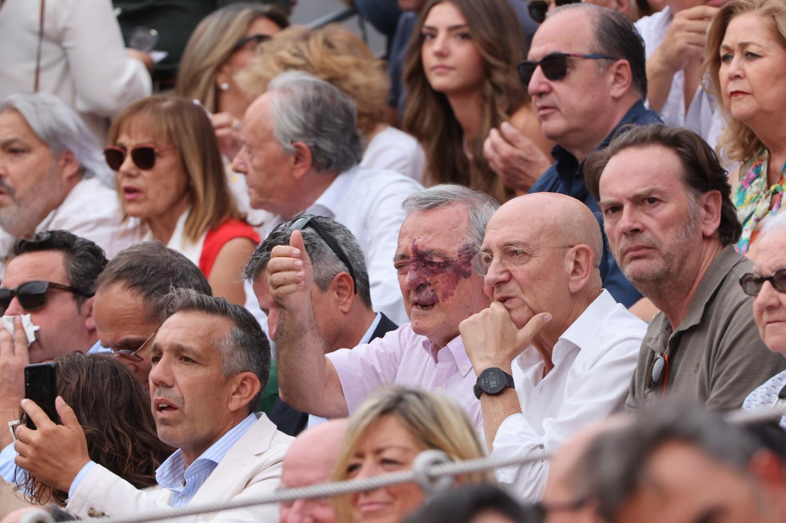 Lleno de caras conocidas en Salamanca para ver a Morante en tarde de &#039;no hay billetes&#039;