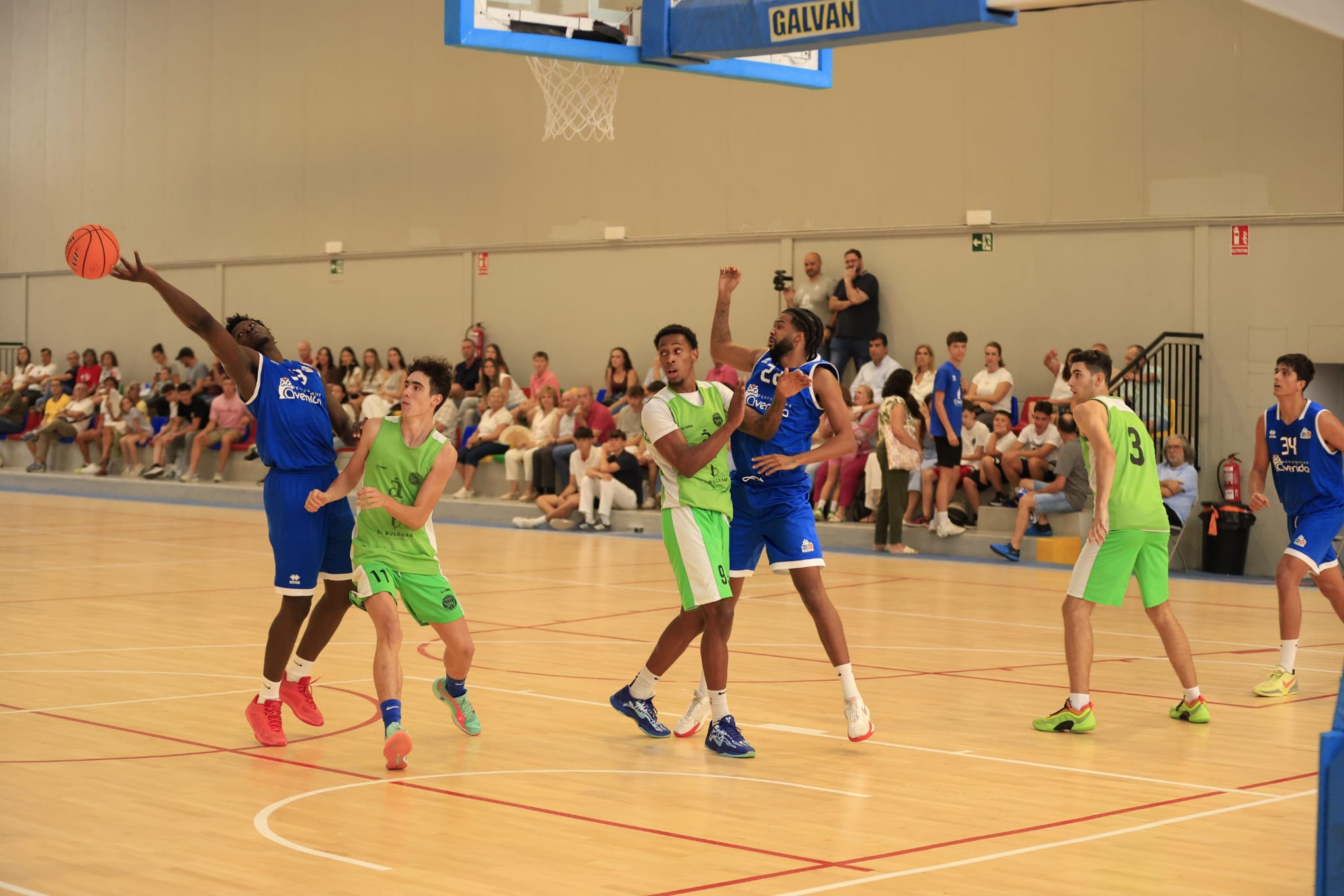 En imágenes, la victoria del Avenida Xoborg ante el Óbila Basket