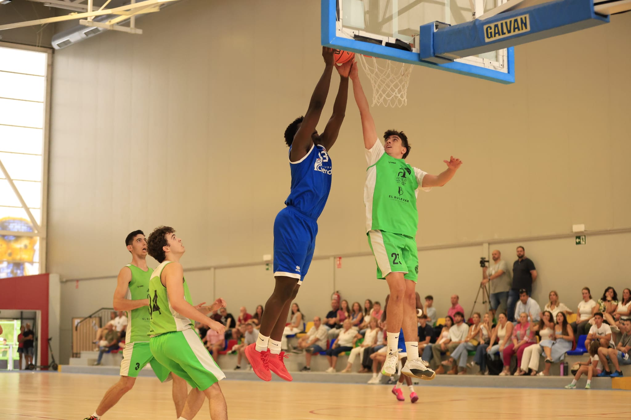 En imágenes, la victoria del Avenida Xoborg ante el Óbila Basket