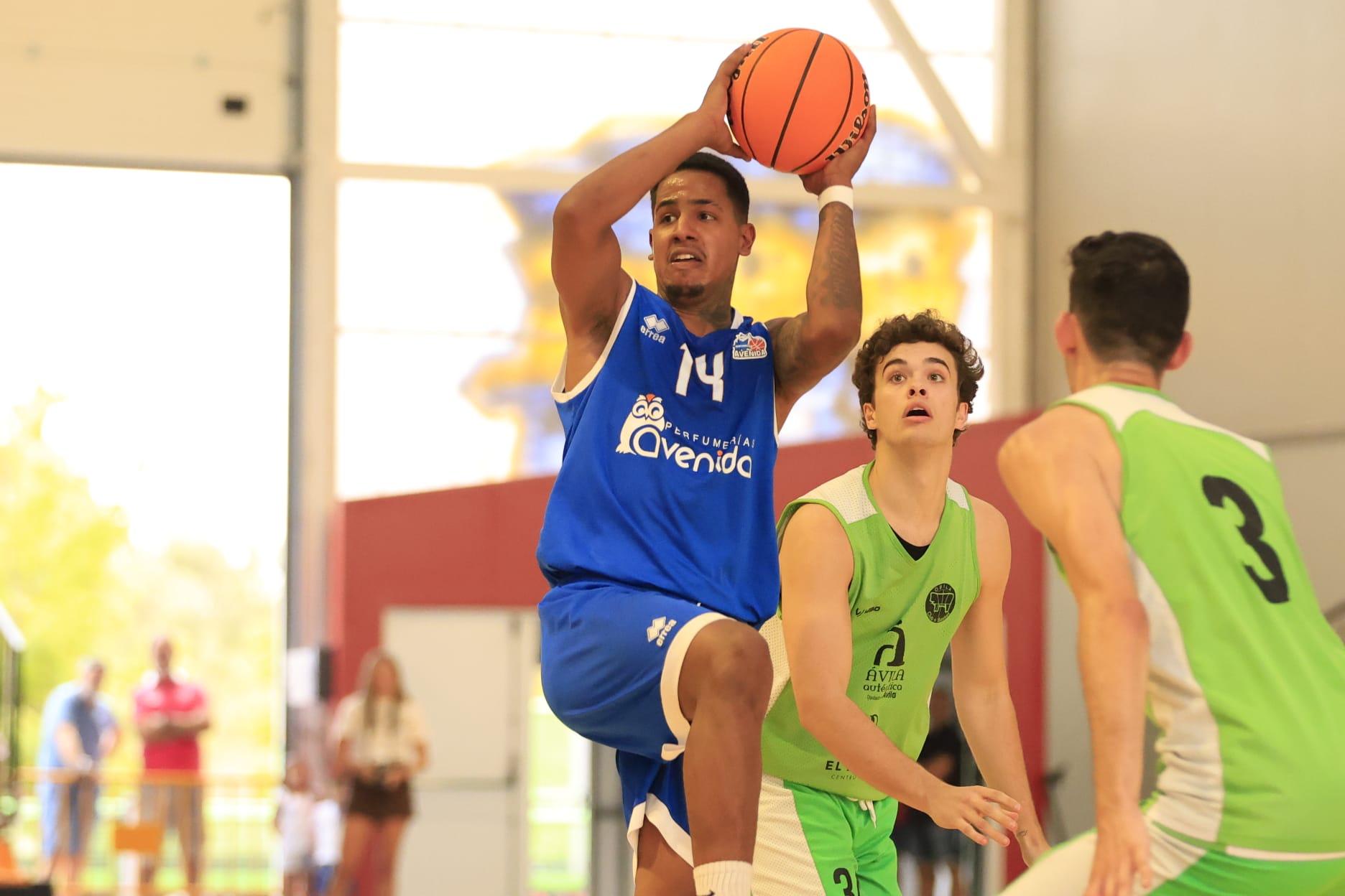 En imágenes, la victoria del Avenida Xoborg ante el Óbila Basket