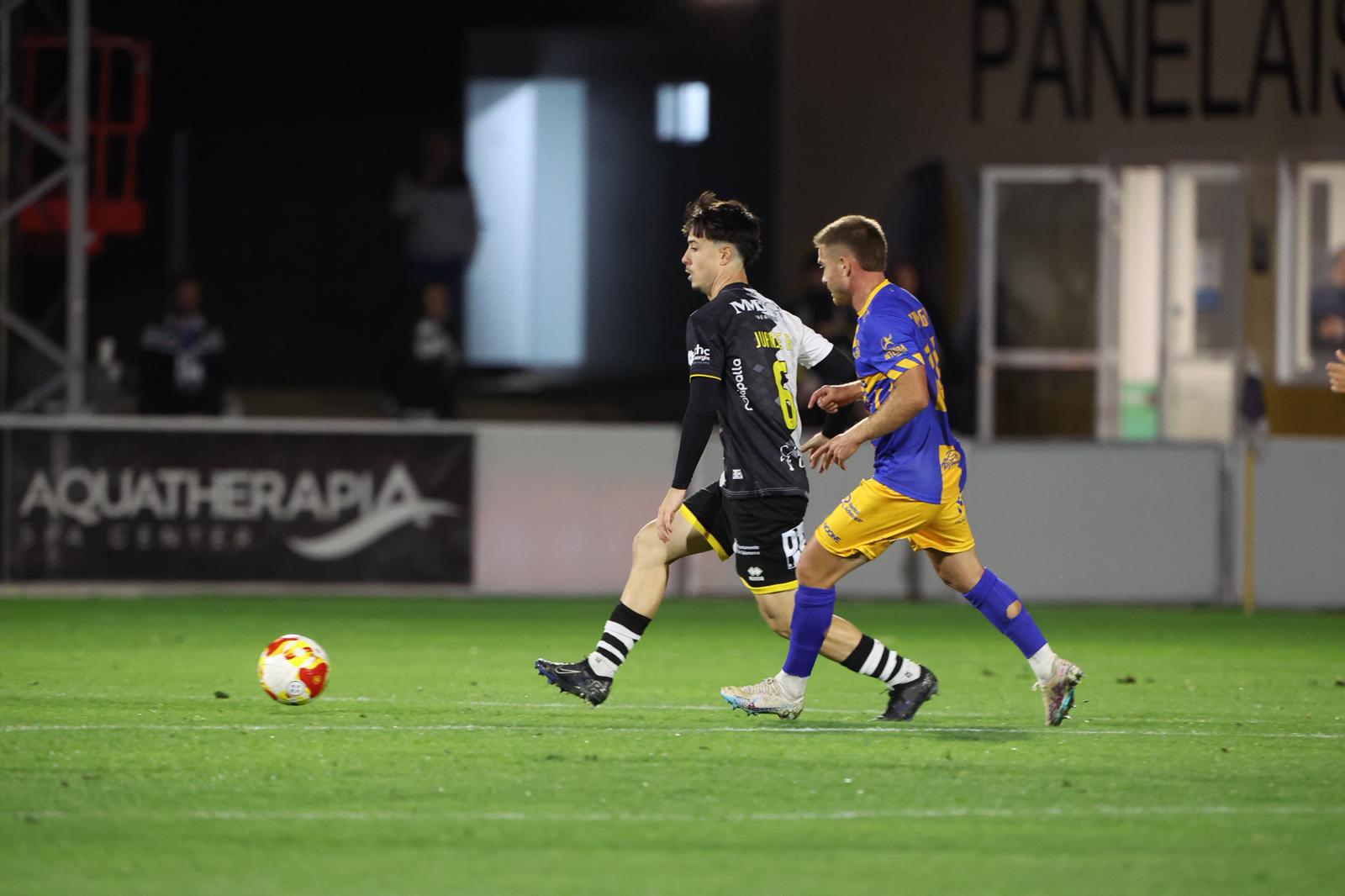 Unionistas remonta al Real Avilés y consigue los tres primeros puntos de la temporada