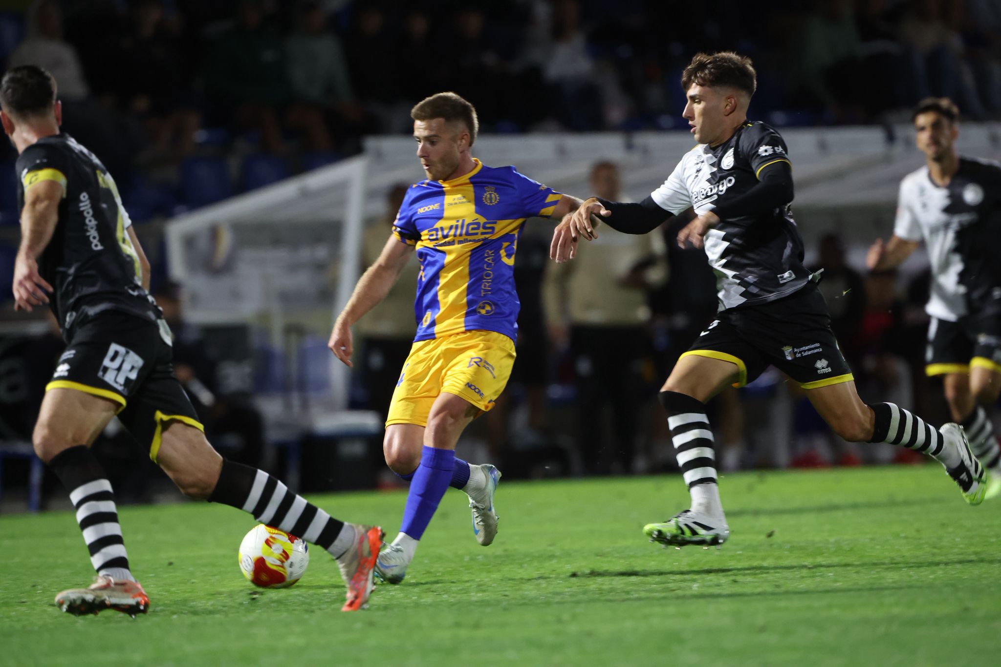 Unionistas remonta al Real Avilés y consigue los tres primeros puntos de la temporada