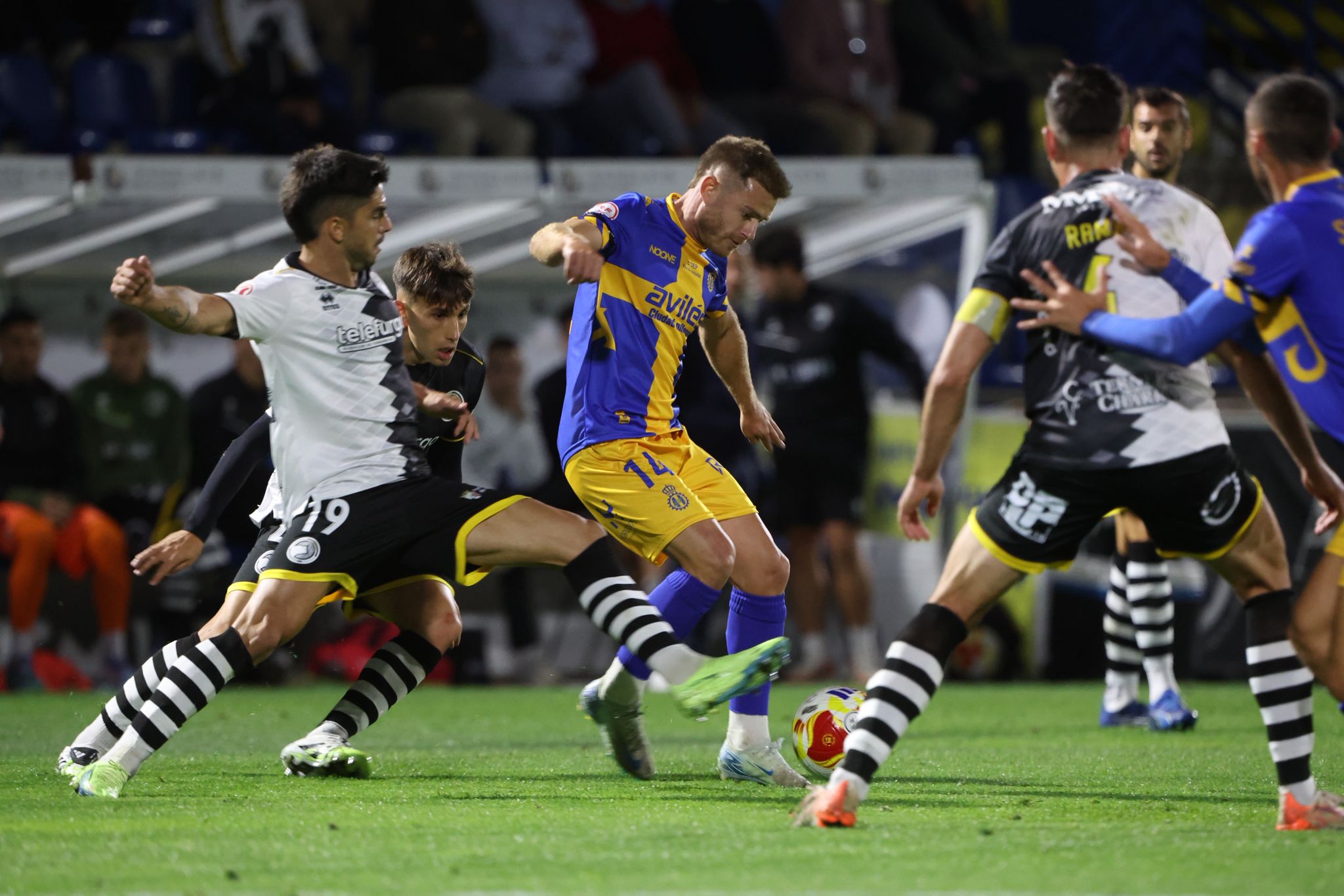 Unionistas remonta al Real Avilés y consigue los tres primeros puntos de la temporada