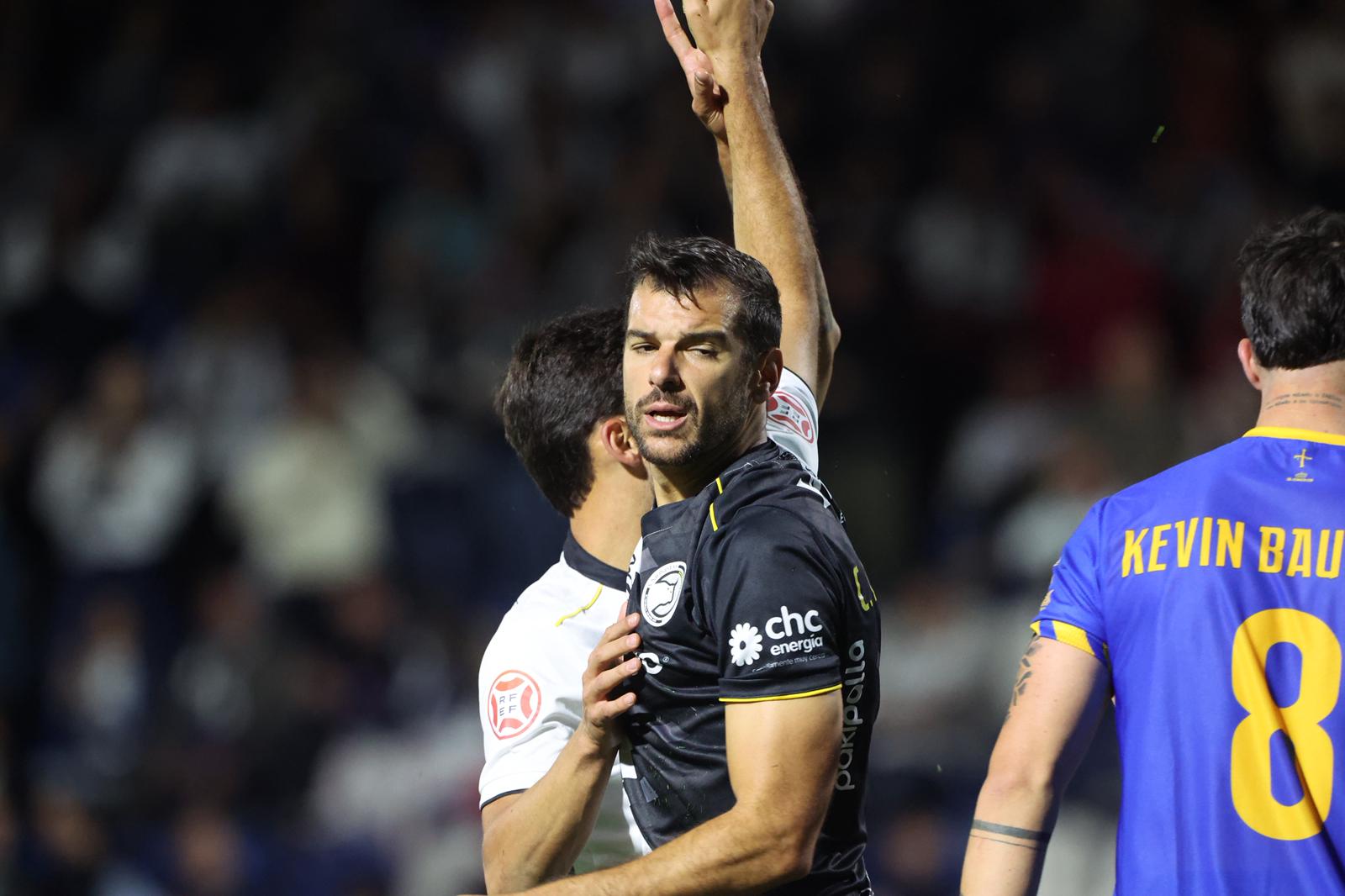 Unionistas remonta al Real Avilés y consigue los tres primeros puntos de la temporada