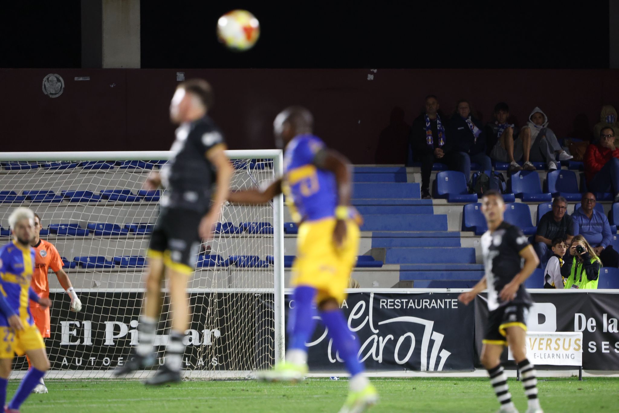 Unionistas remonta al Real Avilés y consigue los tres primeros puntos de la temporada