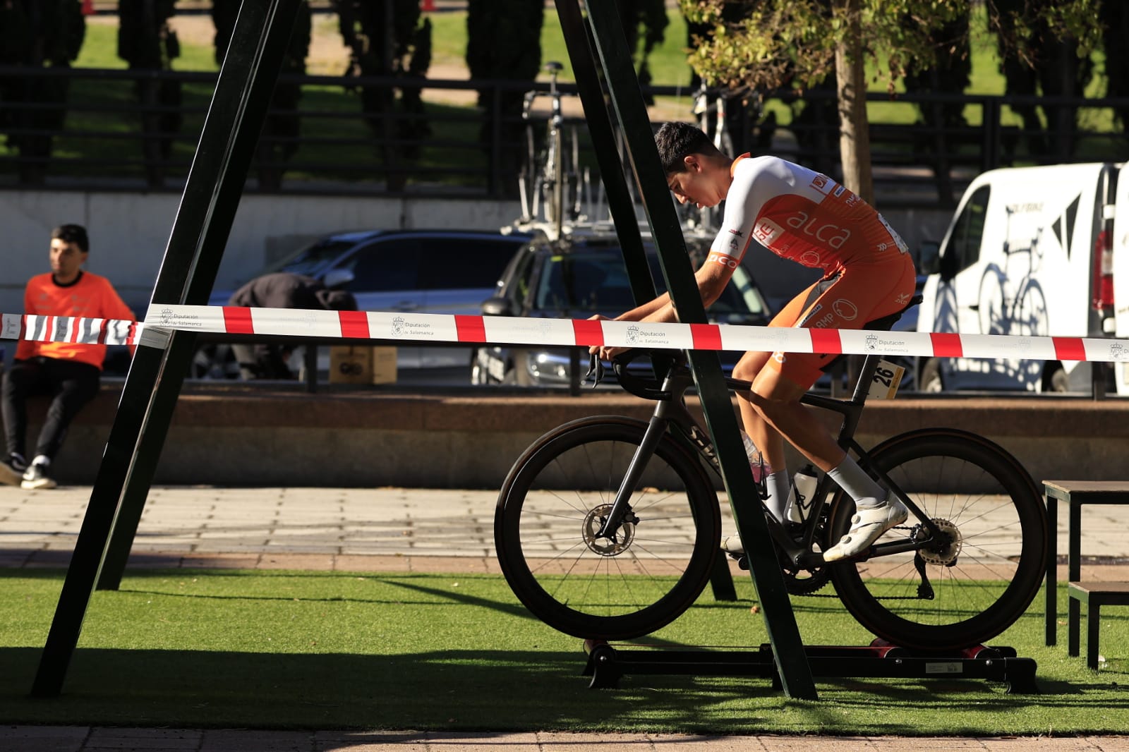 Gari Ugarte se lleva la crono en la capital y es el nuevo campeón de la Vuelta a Salamanca