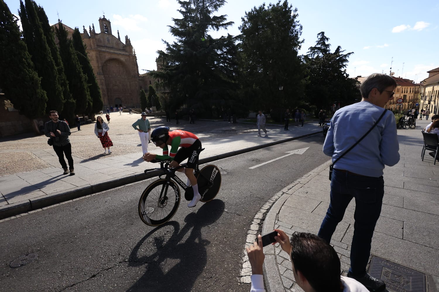 Gari Ugarte se lleva la crono en la capital y es el nuevo campeón de la Vuelta a Salamanca