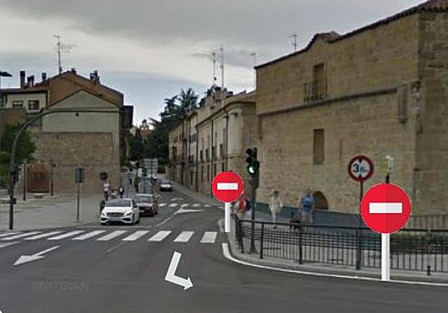 Ya no se podrá entrar en coche hacia Gran Vía por Arroyo de Santo Domingo.