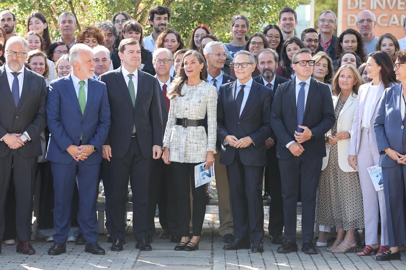 La Reina Letizia visita Salamanca para apoyar la investigación del Cáncer