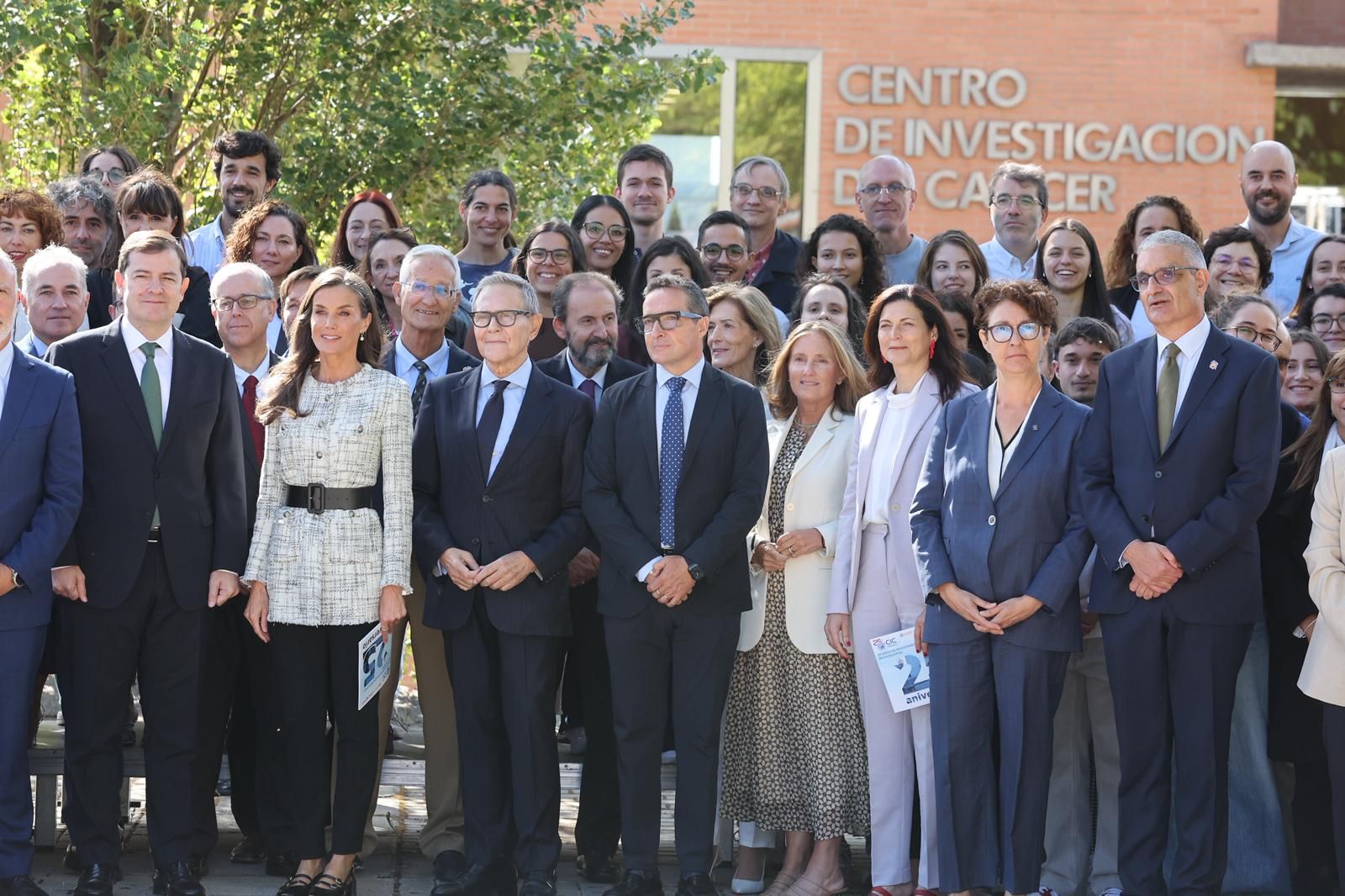 La Reina Letizia visita Salamanca para apoyar la investigación del Cáncer