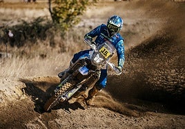 El piloto salmantino Lorenzo Santolino (Sherco) en plena prueba.