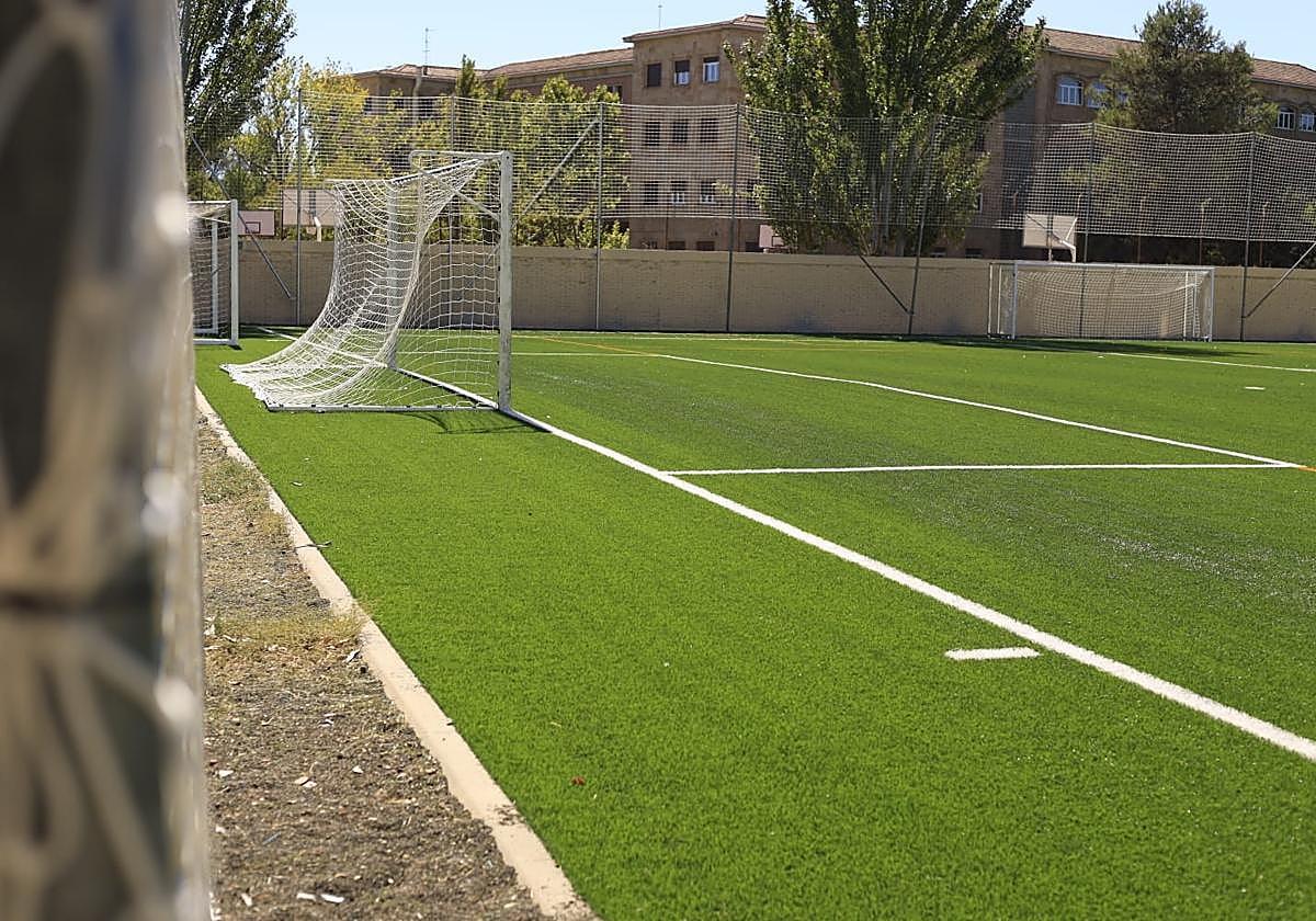 Nuevo terreno de juego del complejo deportivo 'Rosa Colorado'