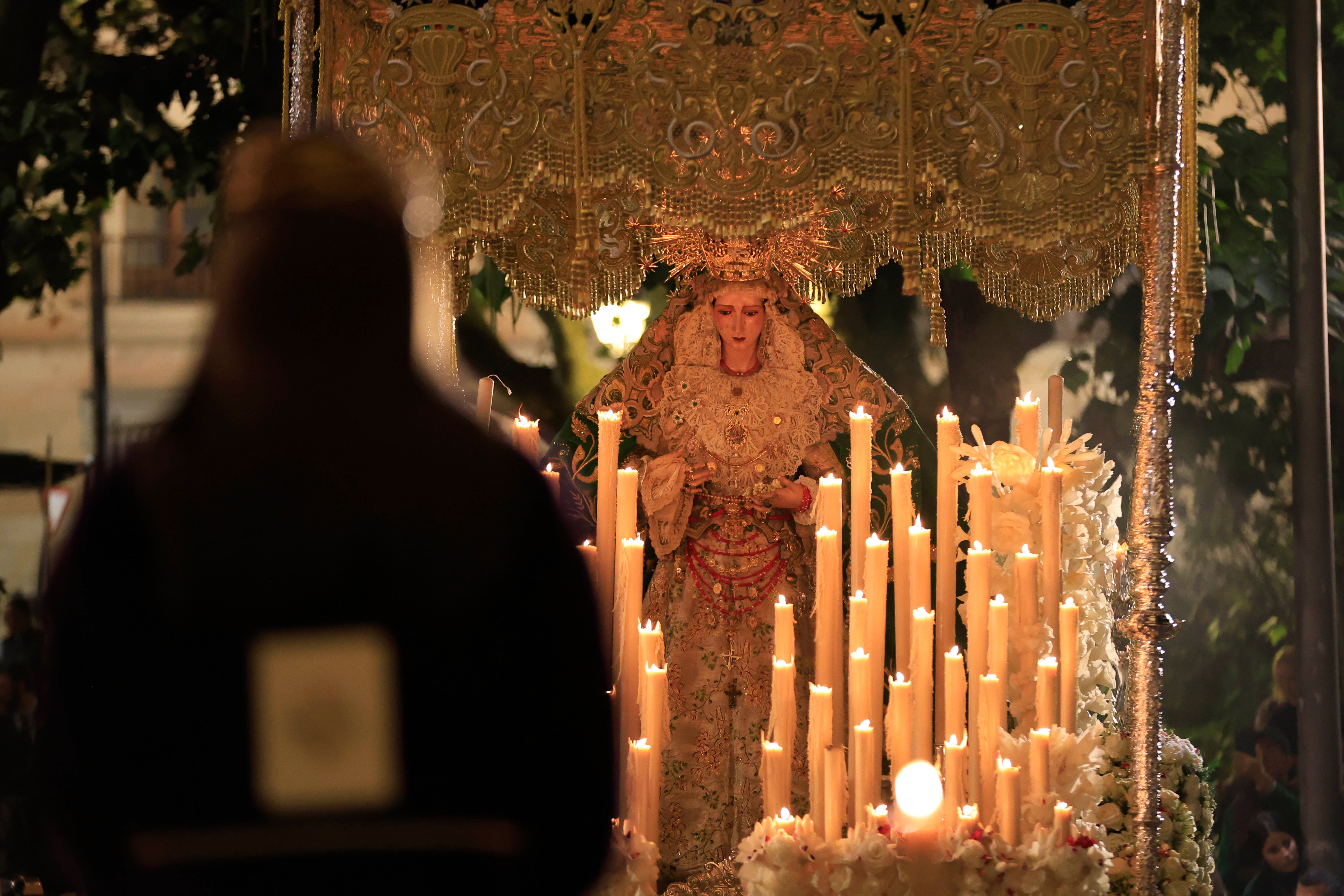 La procesión extraordinaria de la Esperanza, en imágenes
