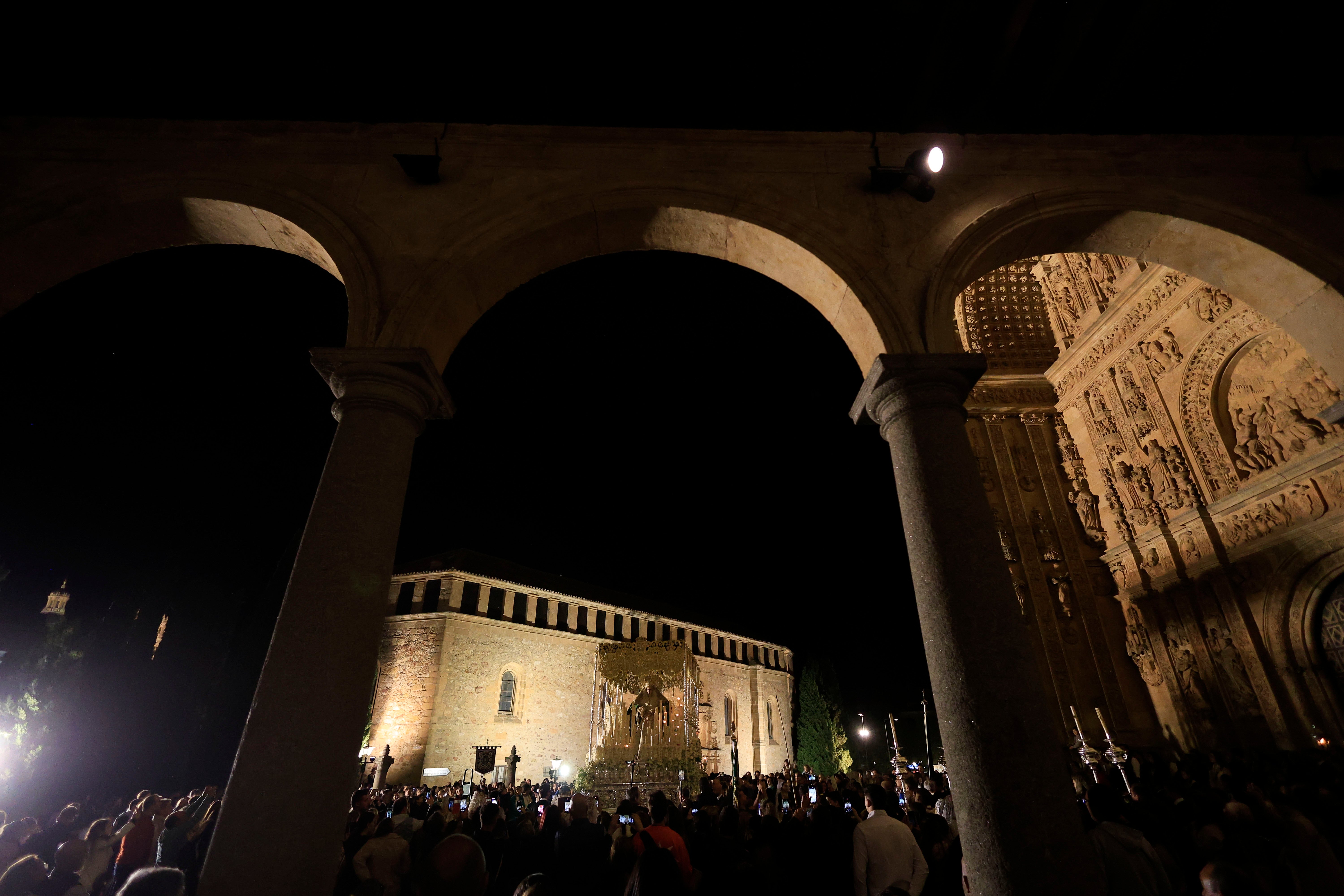 La procesión extraordinaria de la Esperanza, en imágenes