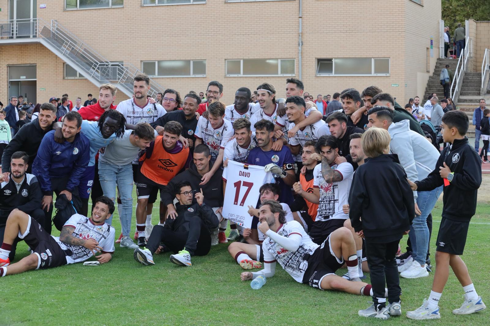 El Salamanca CF UDS vence al Ourense con un gol en el descuento