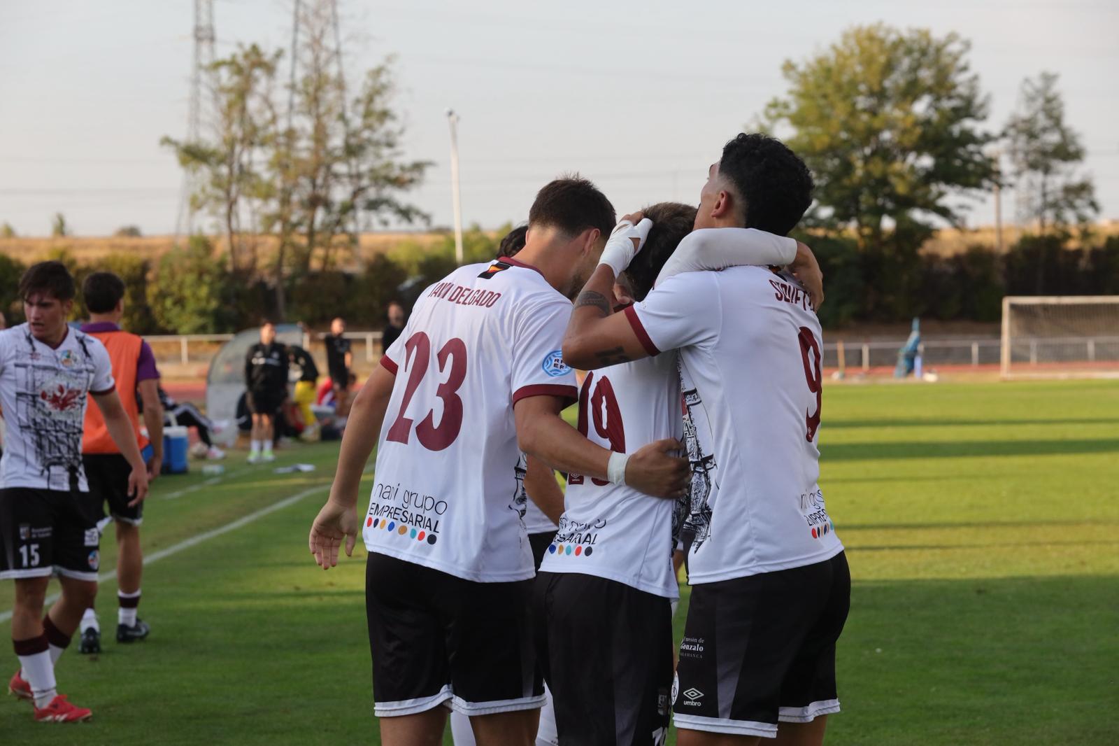 El Salamanca CF UDS vence al Ourense con un gol en el descuento