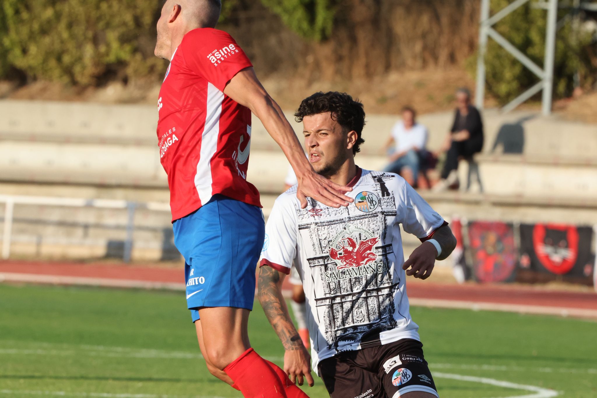 El Salamanca CF UDS vence al Ourense con un gol en el descuento