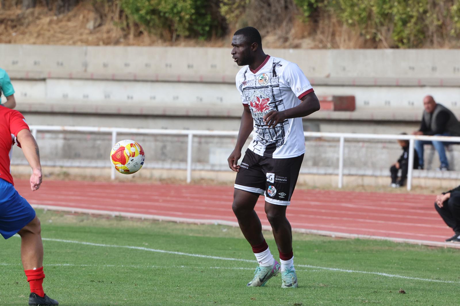 El Salamanca CF UDS vence al Ourense con un gol en el descuento