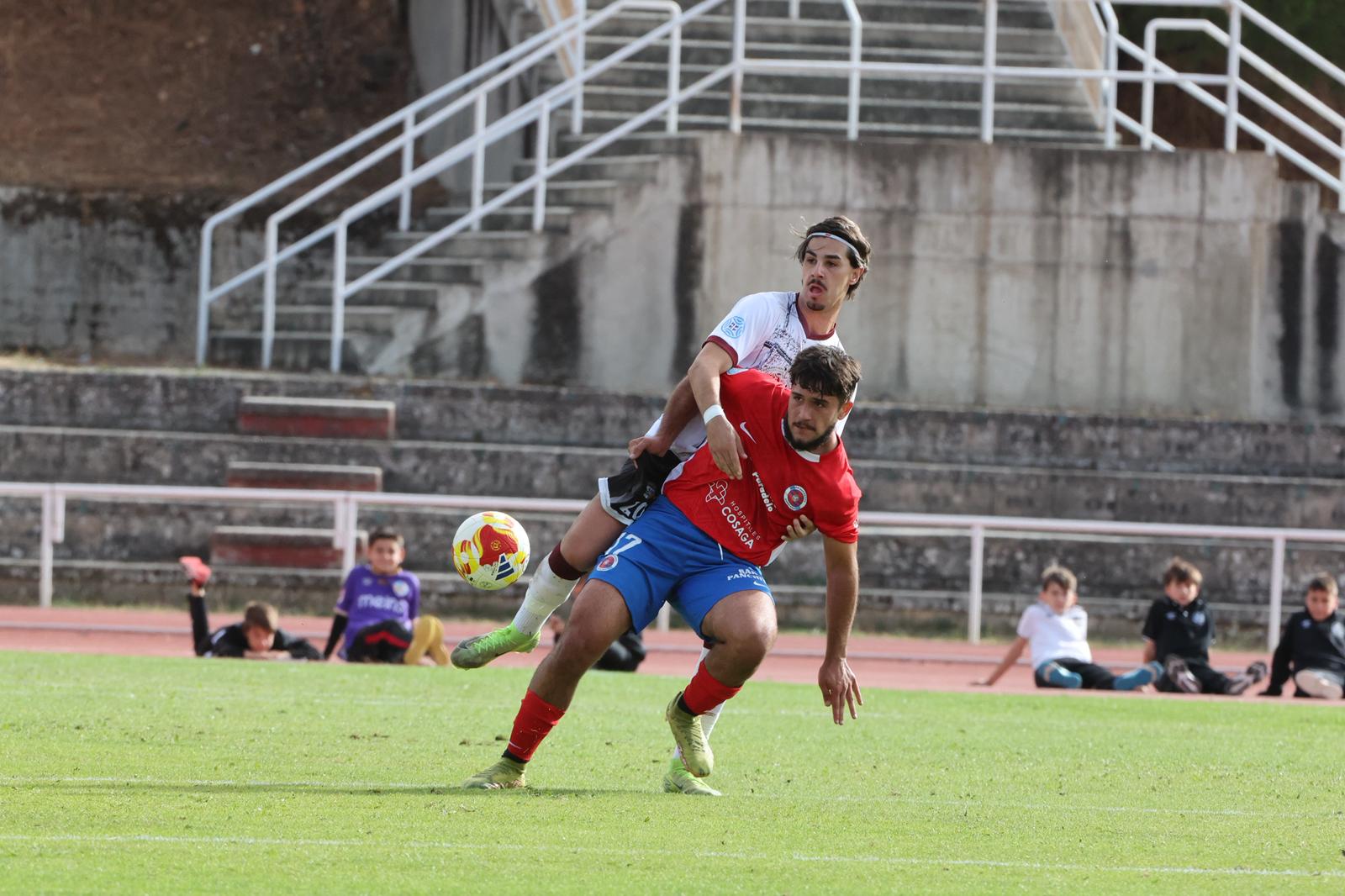 El Salamanca CF UDS vence al Ourense con un gol en el descuento