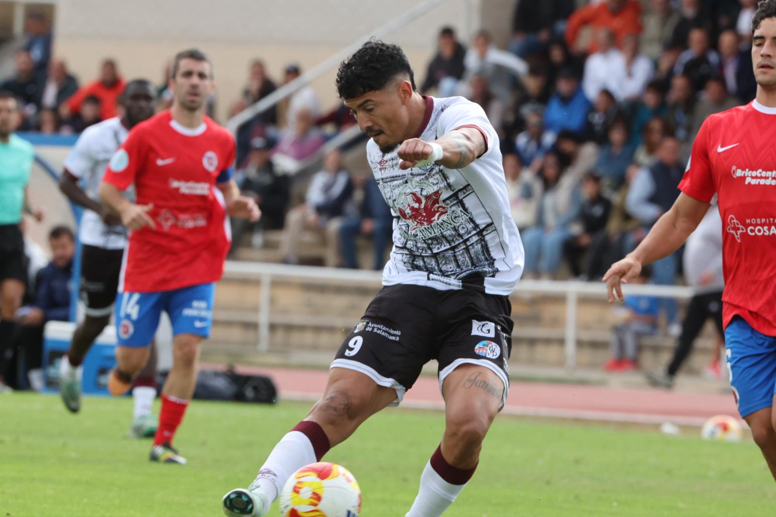 El Salamanca CF UDS vence al Ourense con un gol en el descuento