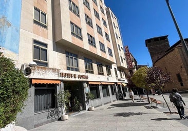 El edificio de un céntrico hotel que sale a subasta por casi 3 millones