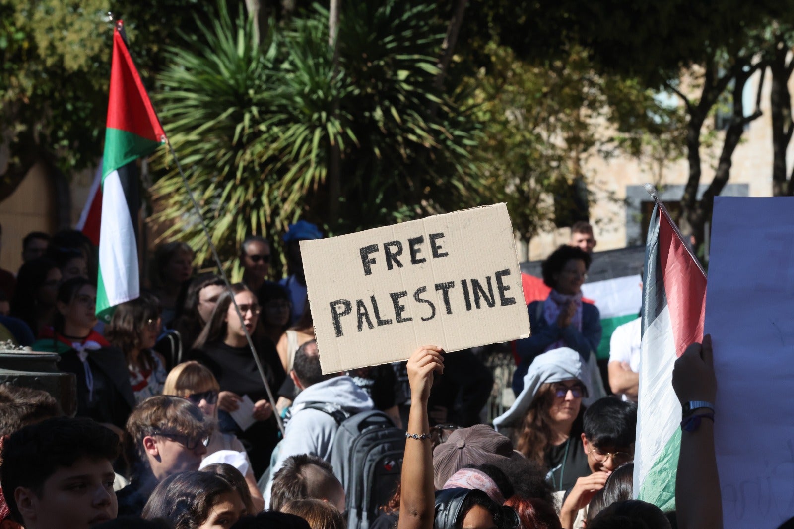 La manifestación de estudiantes en Salamanca a favor de Palestina, en imágenes