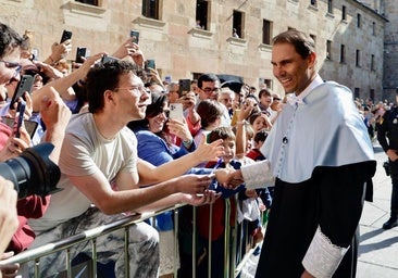 Nadal promete regresar y se abre a colaborar con la Usal: «Entre estas paredes se siente el peso de la historia»