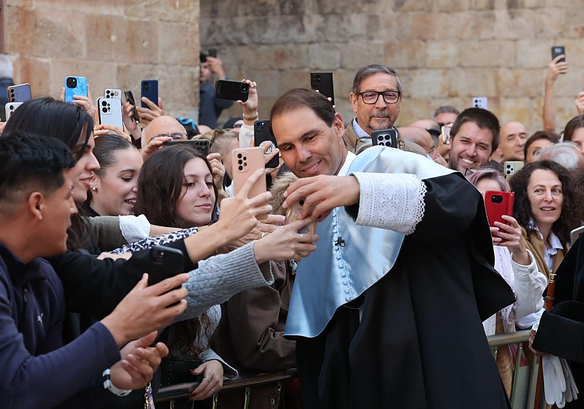 Baño de masas en Salamanca para recibir a Nadal antes de la ceremonia del &#039;Honoris Causa&#039;