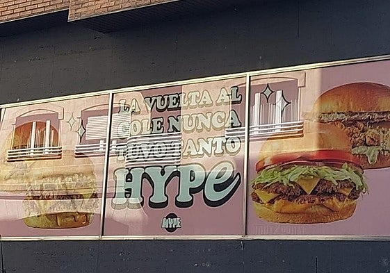 Fachada del local en el que se va a abrir la nueva hamburguesería.