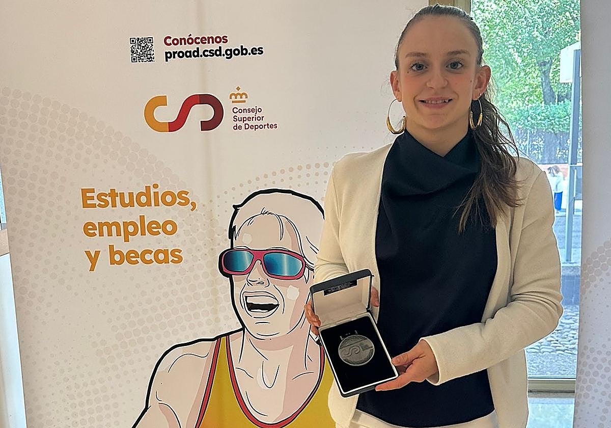 La salmantina Marta García, con su reconocimiento en el CSD.
