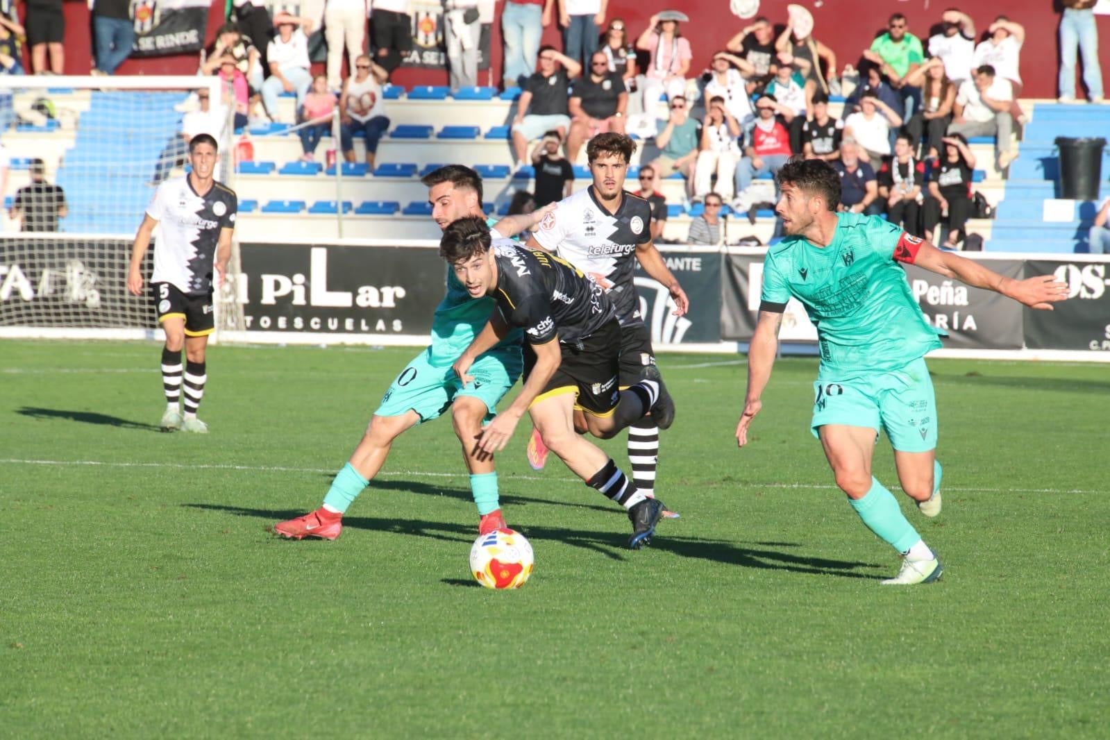 El partido entre Unionistas CF y la AD Mérida, en imágenes